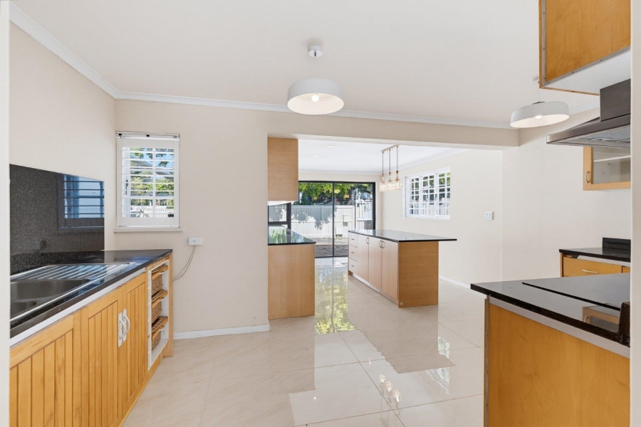 4 Bedroom Property for Sale in Hout Bay Western Cape